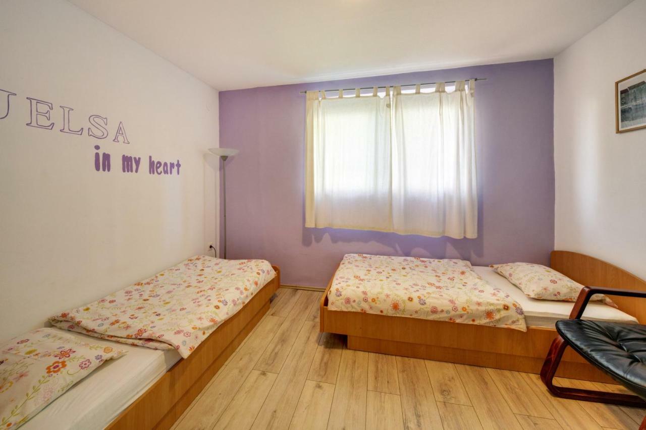 Figa Apartman Benko Milatic Jelsa  Ngoại thất bức ảnh